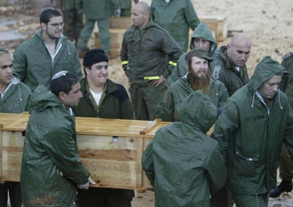 Israel Swaps 430+ Prisoners for Man, 3 Bodies