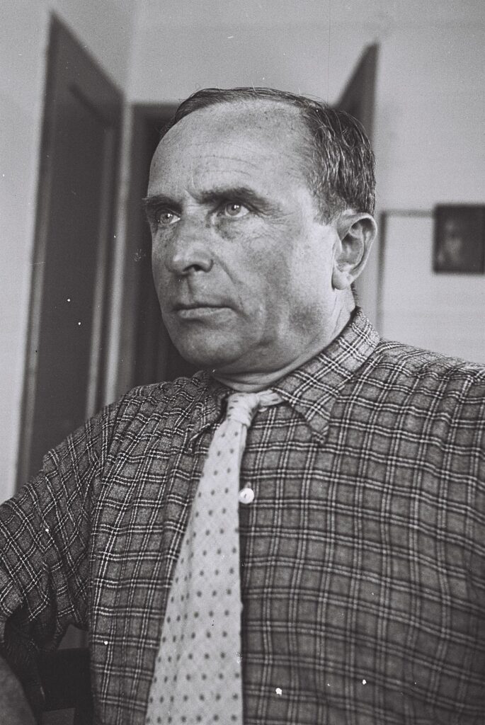 Writer Avigdor Hameiri Dies