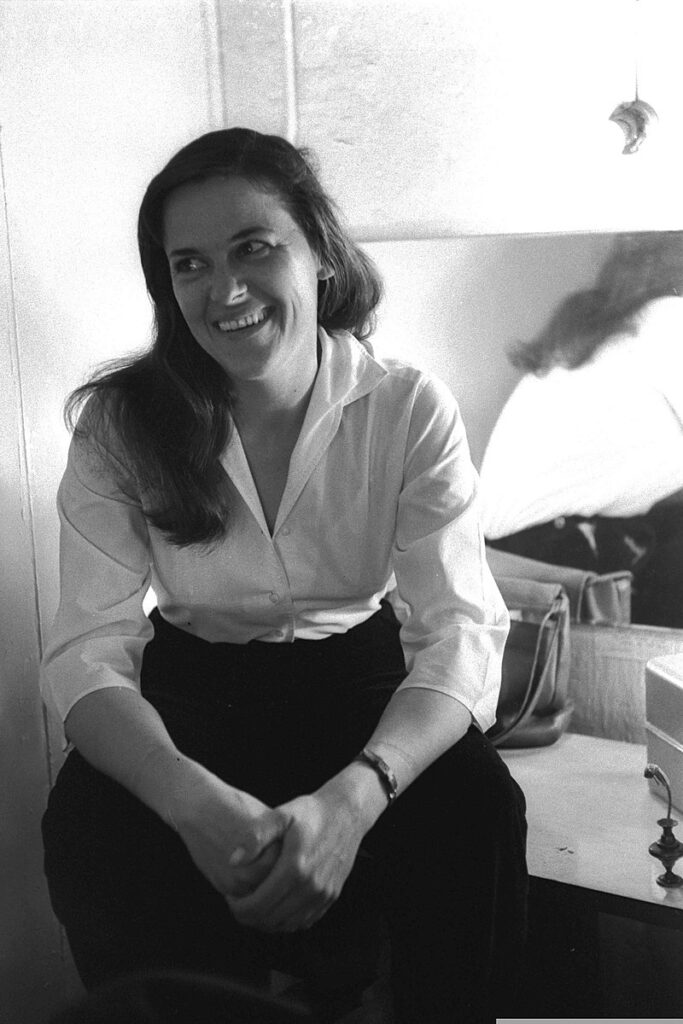 Actress Orna Porat Dies