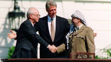 (L-R) Prime Minister Rabin, President Clinton, and PLO Chairman Arafat at the Oslo Accords signing ceremony on September 13, 1993. Photo: Whitehouse