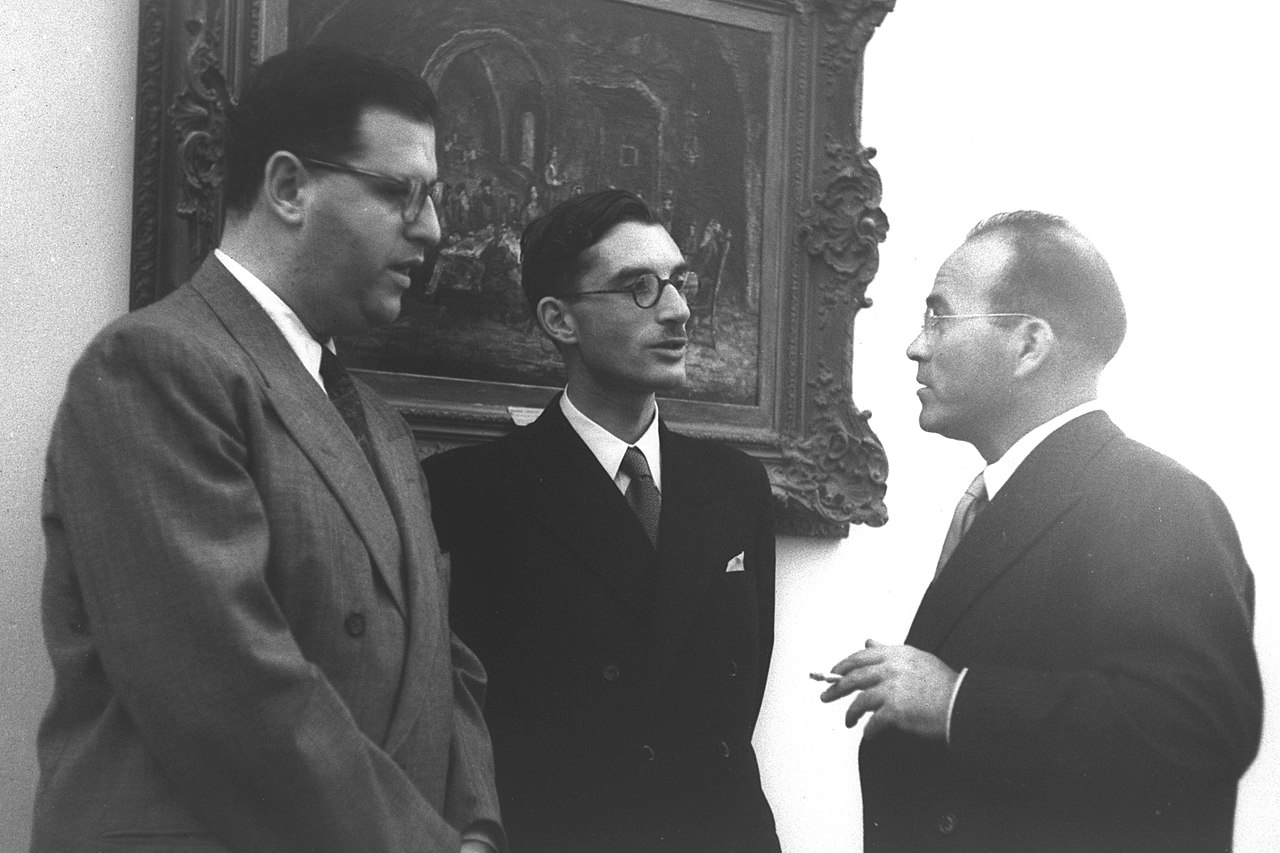 (L-R) Foreign Ministry officials Abba Eban, Shabtai Rosen and Reuven Shiloah meeting in the Israeli President’s office in 1949. Photo: National Photo Collection of Israel