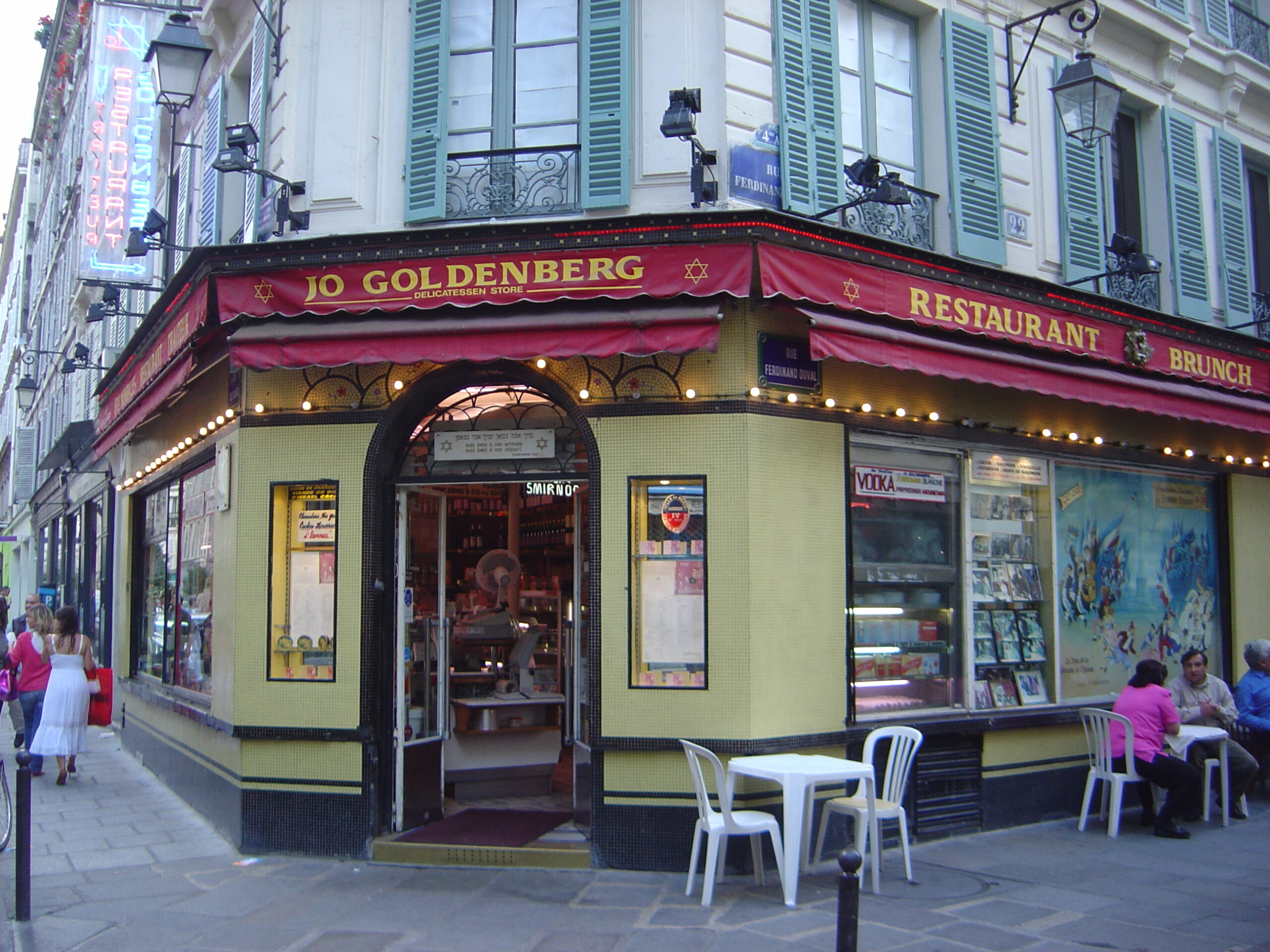 Palestinian Terrorists Attack Jewish Restaurant in Paris