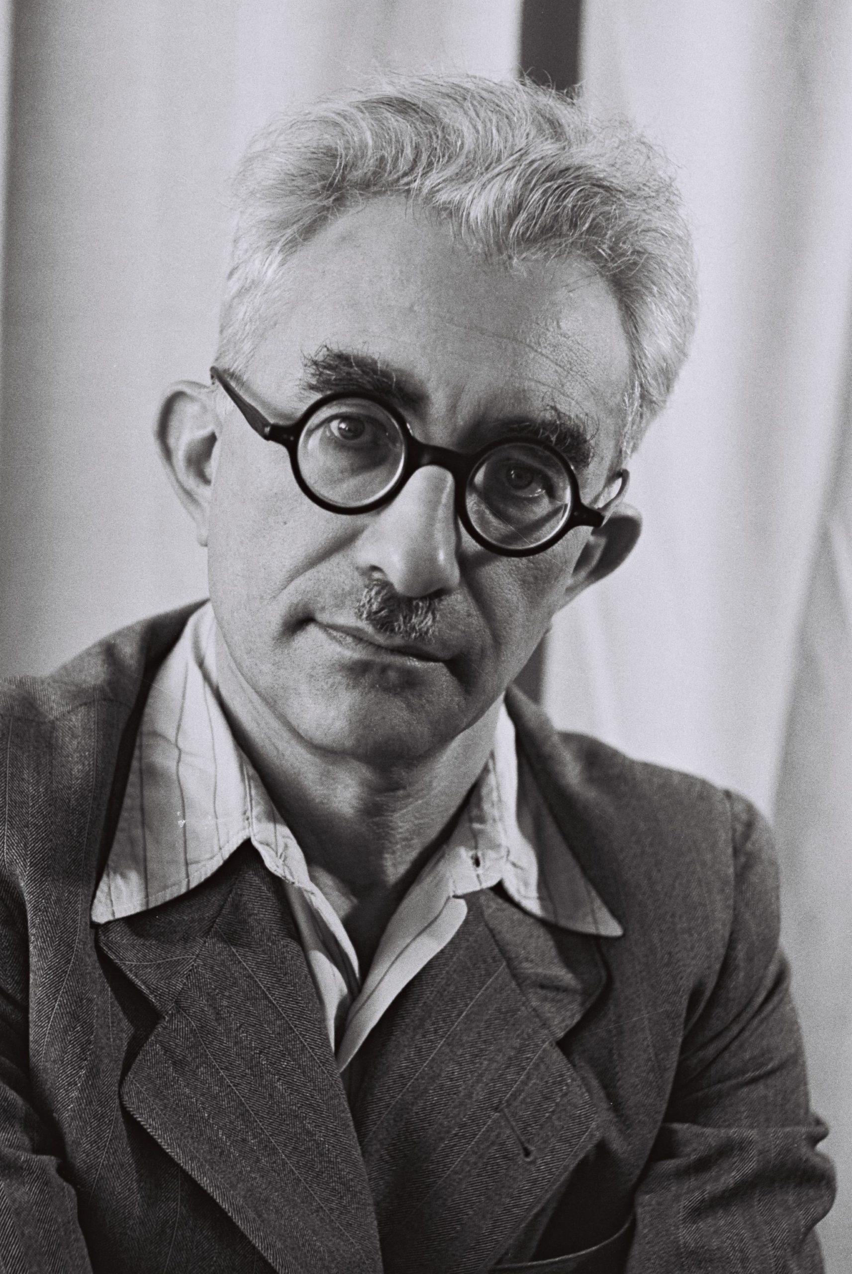 Mordechai Bentov, 1900-1985