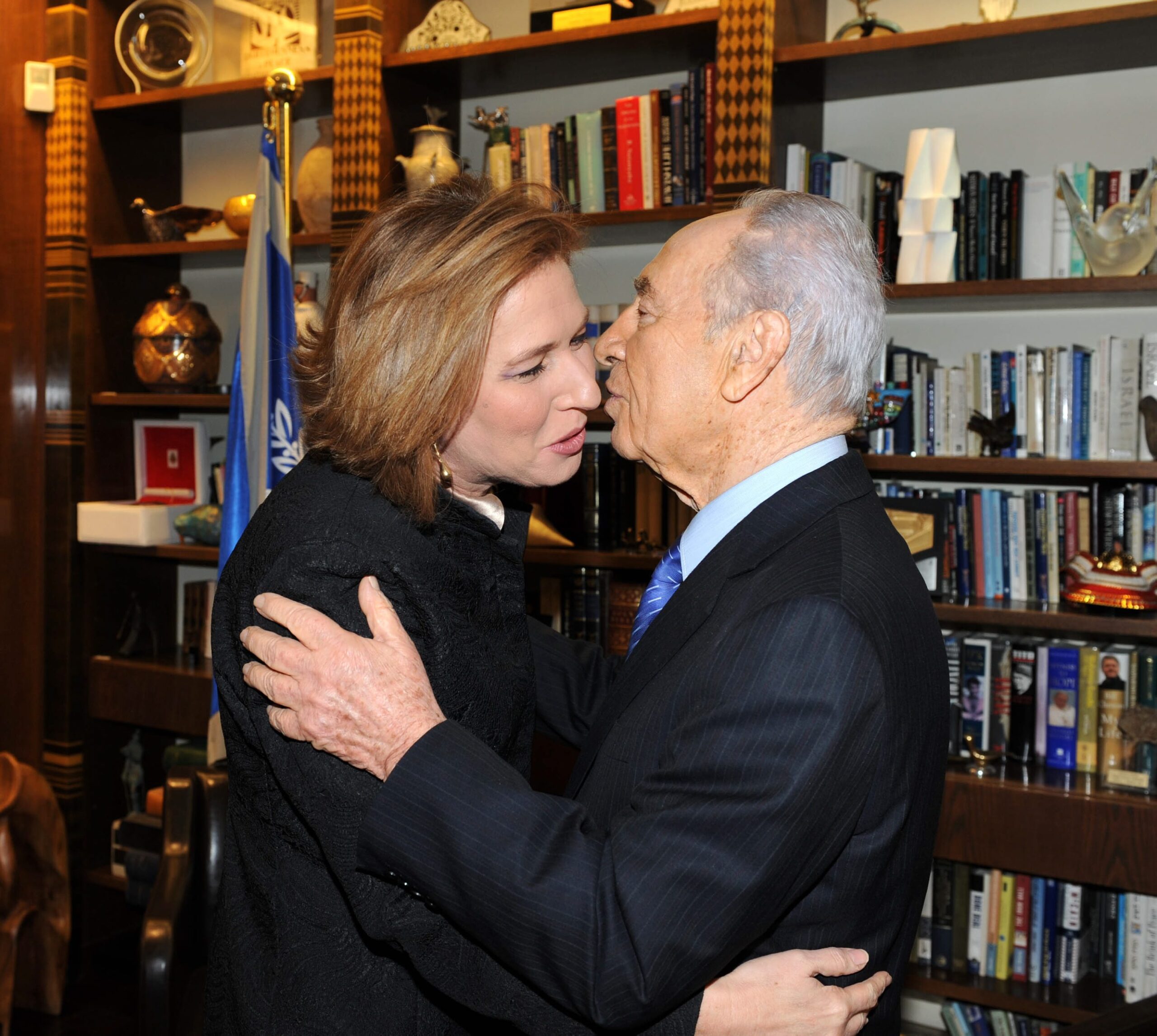 Netanyahu Invites Kadima, Labor to Join Coalition