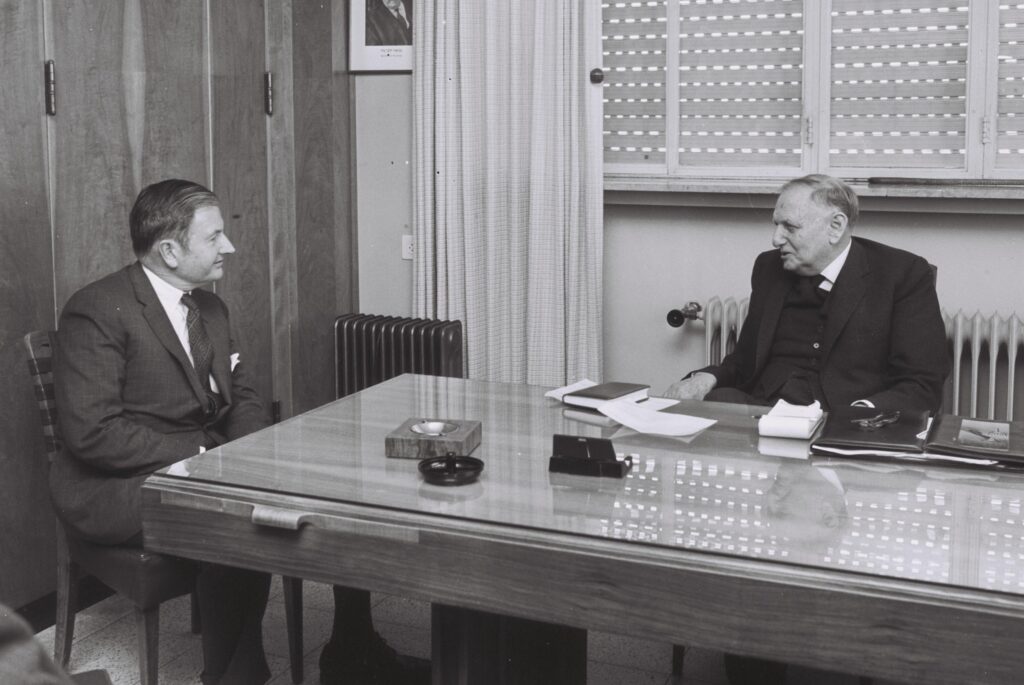Bank of Israel Established by Knesset